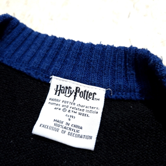 Harry Potter | Ravenclaw Black and Blue V-Neck Cardigan Sweater - Picture 8 of 10